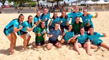 El equipo del Pozoalbense Femenino de fútbol playa