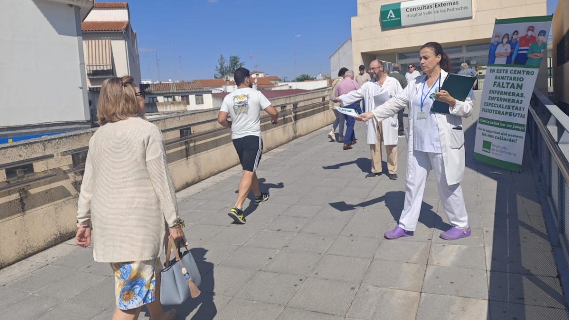 Pozoblanco. Delegados de SATSE demandando incrmentos d ela plantilla de profesionales