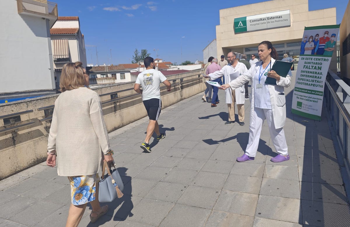 Pozoblanco. Delegados de SATSE demandando incrmentos d ela plantilla de profesionales