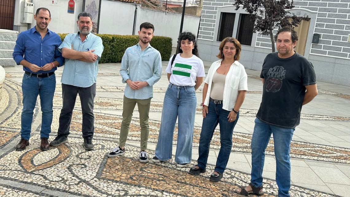 Miembros de IU durante su estancia en Añora