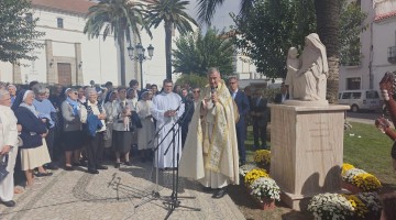 Inauguración de la escultura de Carmen Sallés