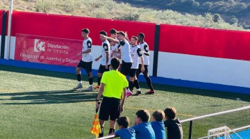 El Pozoblanco celebrando uno de los goles. Foto: Twitter Atlético Espeleño