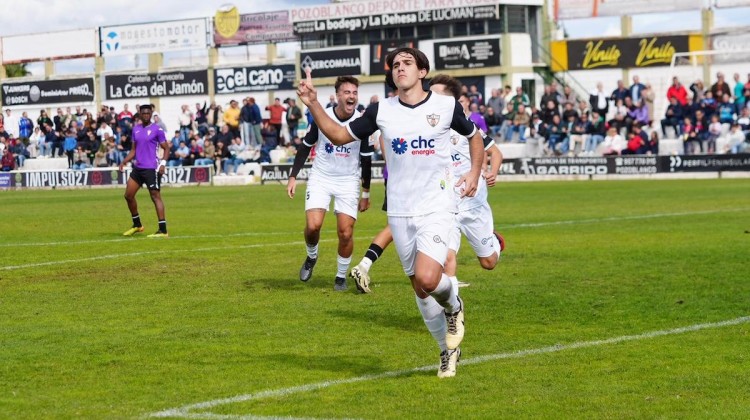 Migue Sánchez celebrando su gol