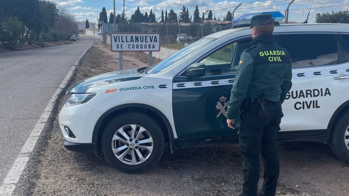 Un agente de la Guardia Civil en Villanueva de Córdoba