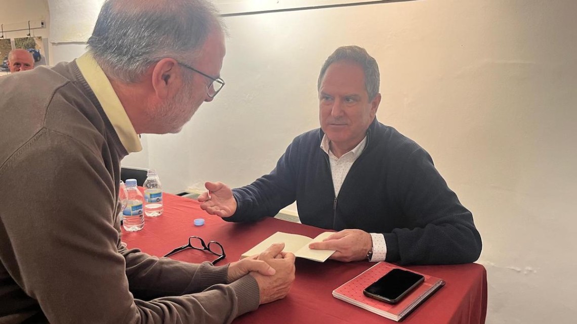 Antonio Merino con el autor del prólogo del libro, Juan Bosco Castilla