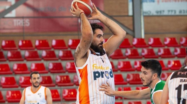 Abraham Cobos durante un partido. Foto: Instagram Promesas Baloncesto Pozoblanco