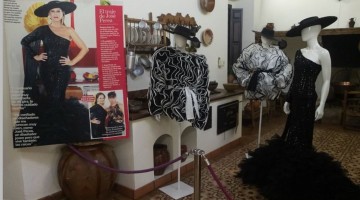 Algunos de los vestidos que pueden verse en la exposición