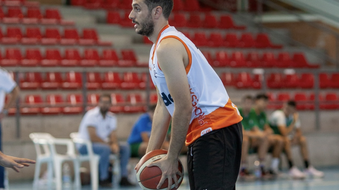 Marco Moreno en una acción de un partido. Foto: Baloncesto Pozoblanco