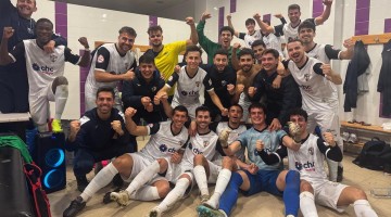 Los jugadores del Pozoblanco celebrando la victoria