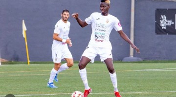 Hassane con uno de sus equipos anteriores