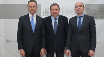 Luis Planas junto a Ricardo Delgado Vizcaíno y Alberto Álvarez Rodríguez