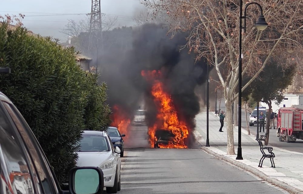 Incendio de dos vehículos en Villanueva de Córdoba