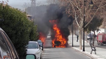 Incendio de dos vehículos en Villanueva de Córdoba