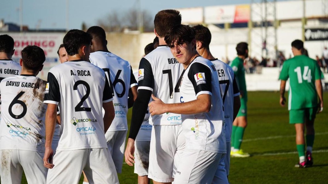 Migue Sánchez en el partido en el que cumplió cien encuentros con el Pozoblanco