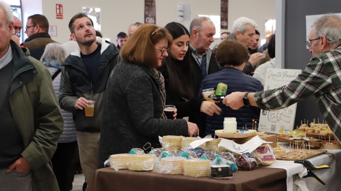 La tercera edición de la Feria del Queso volvió a congregar a miles de personas